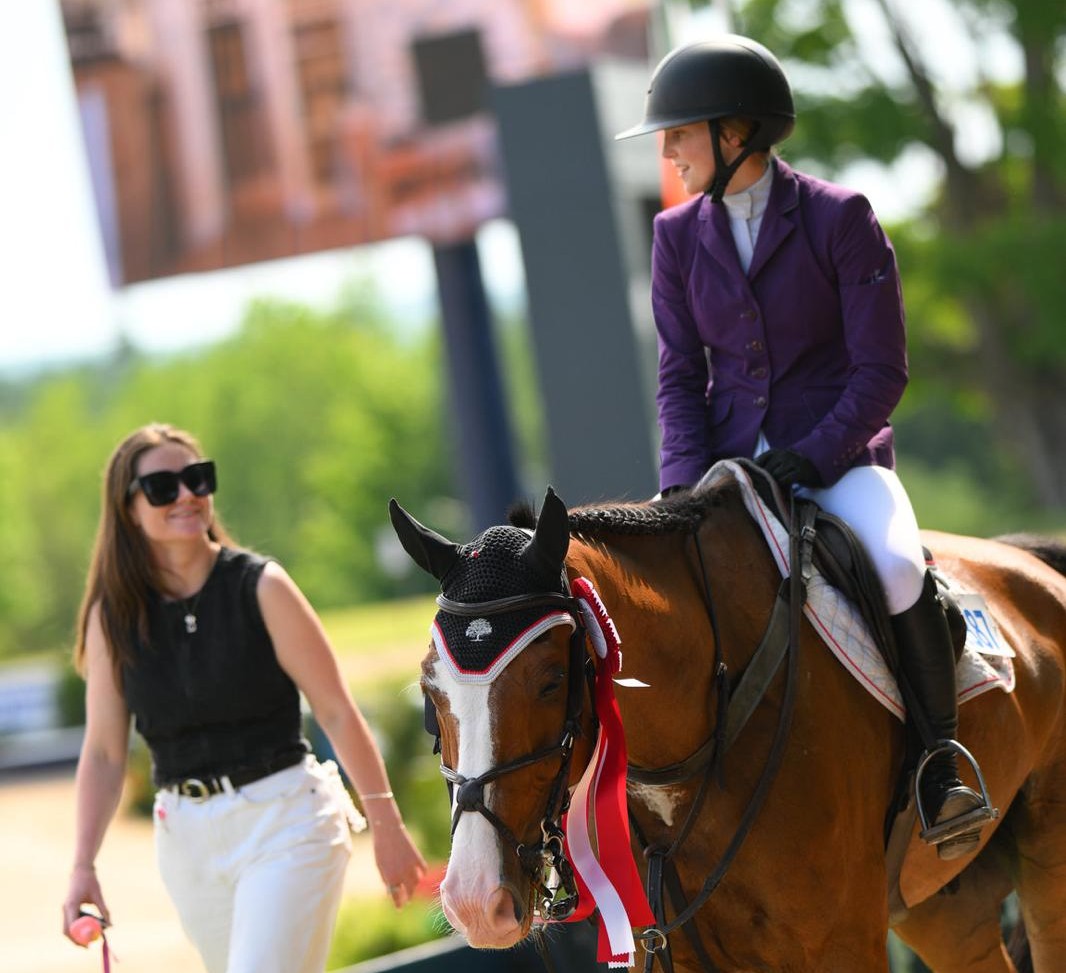 Rider using Aloga Showadvisor